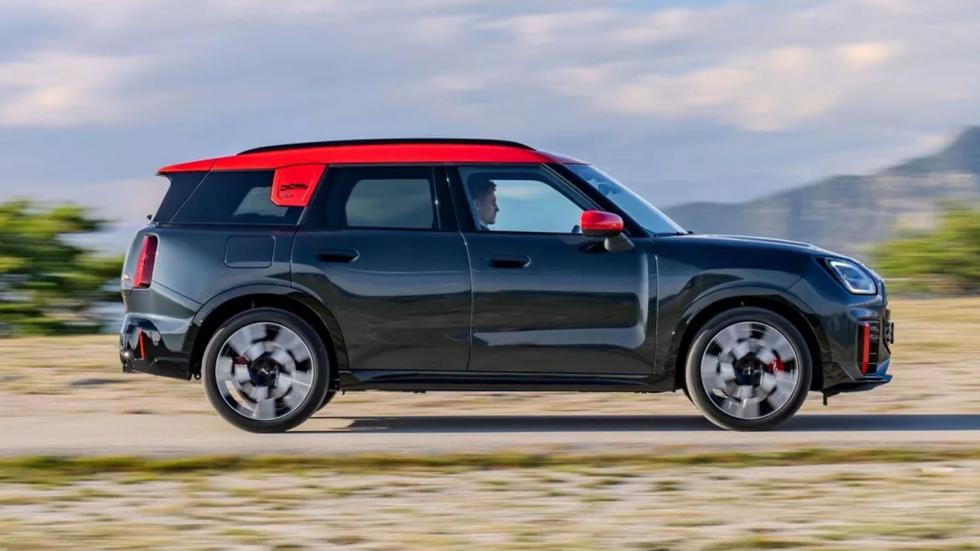 Ντεμπούτο για το νέο ΜΙΝΙ John Cooper Works Countryman με 300 PS